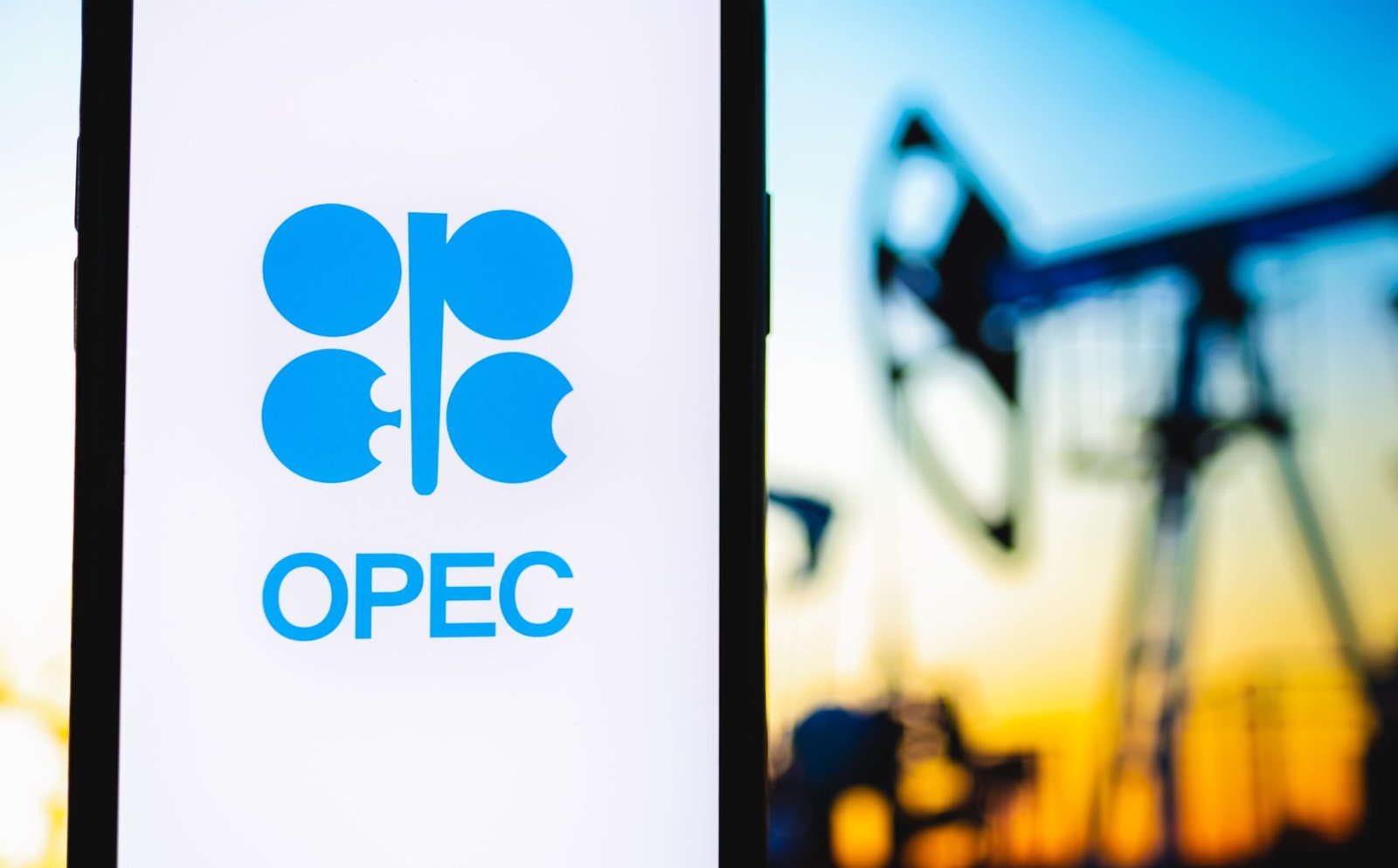 OPEC下調非OPEC+產油預測，美國頁岩油受壓　夏季駕車旺季臨近油價走勢受關注