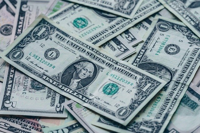 美元走弱揭示結構性壓力：市場分歧加劇，投資者如何應對外匯新趨勢？